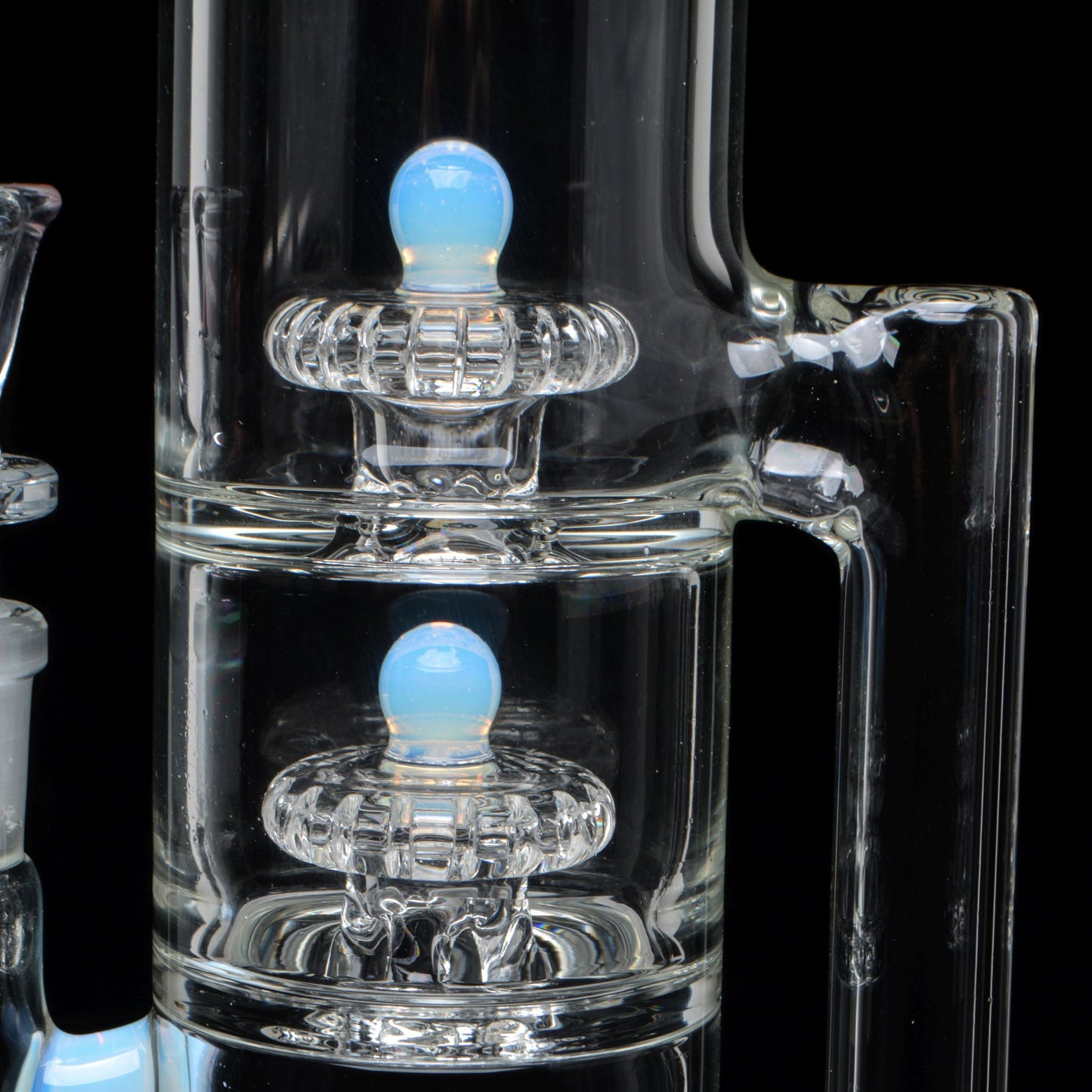 16in Skycycler Bong, close up of the 1 perk