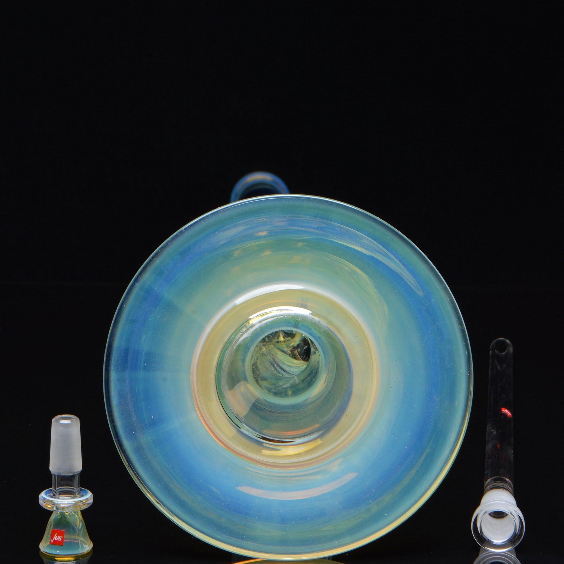 close up of the base, bowl, and downstem