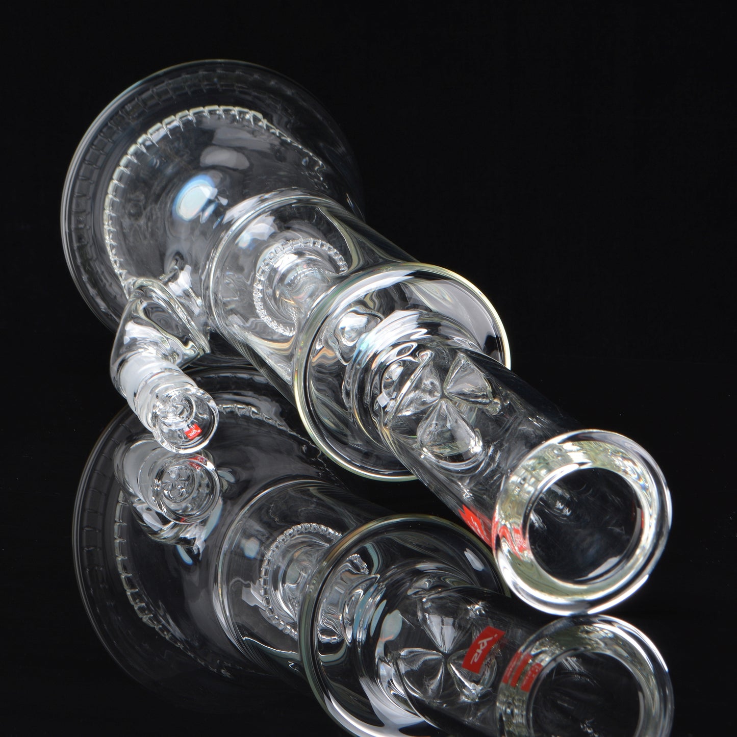 18mm Double Fusion Beaker, mouhtpiece show, laying down
